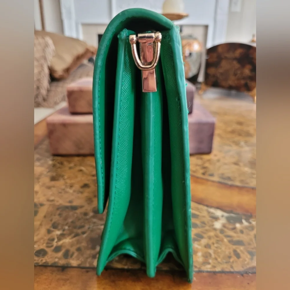 JustFab Green Crossbody Bag with Gold Hardware - Picture 3 of 8